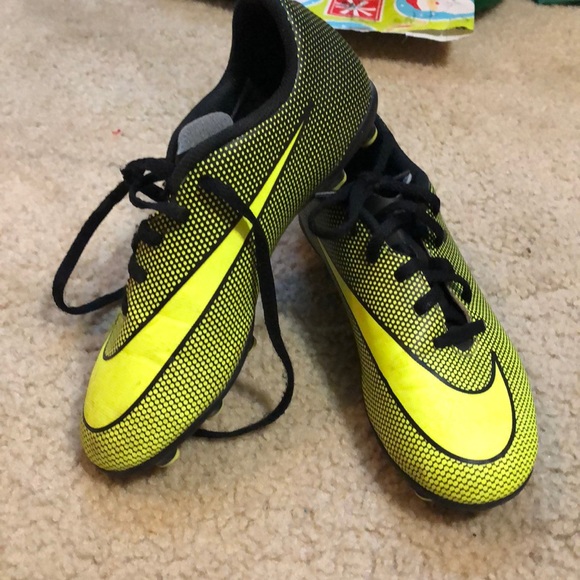 Nike Other - Size 3 soccer cleats